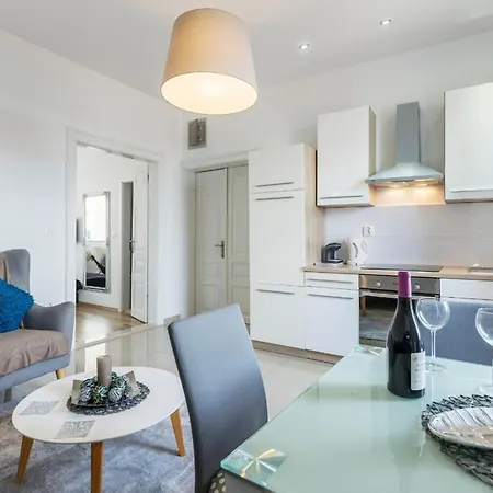 Standard One Bedroom With Sea View Apartman *