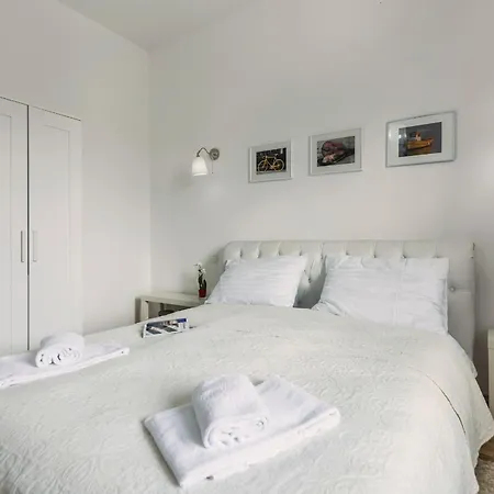 Standard One Bedroom With Sea View Appartement Pula