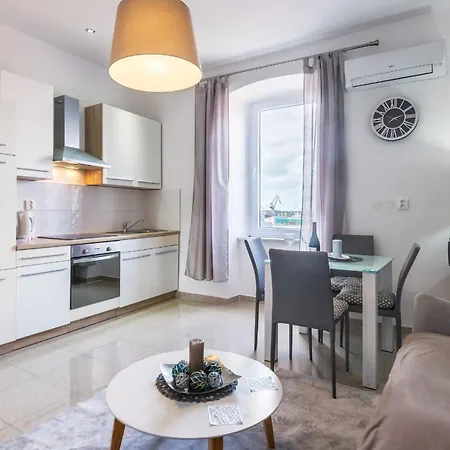 Standard One Bedroom With Sea View Pula