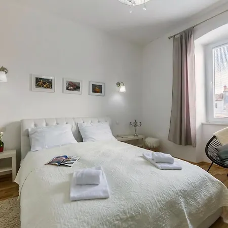 Appartement Standard One Bedroom With Sea View Pula