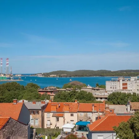Standard One Bedroom With Sea View Apartman Póla